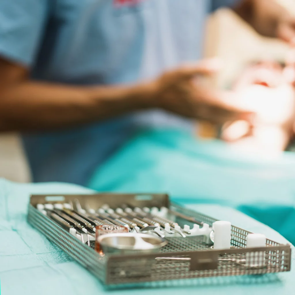 Detailbild mit zahnmedizinischen Geräten. Zahnarztpraxis Mathias Jahn, Heidenau